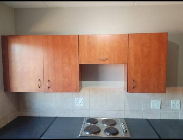 2 BEDROOM PROPERTY TO RENT IN CLUBVIEW